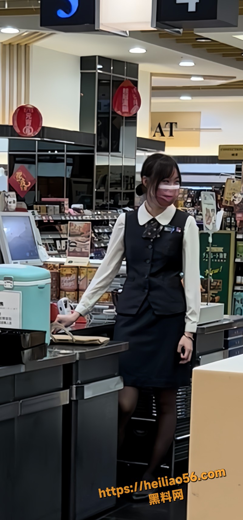 高颜值超市收银员 雅雅 被男友献给兄弟 无套内射中出 绿帽旁观爽到高潮喷水。