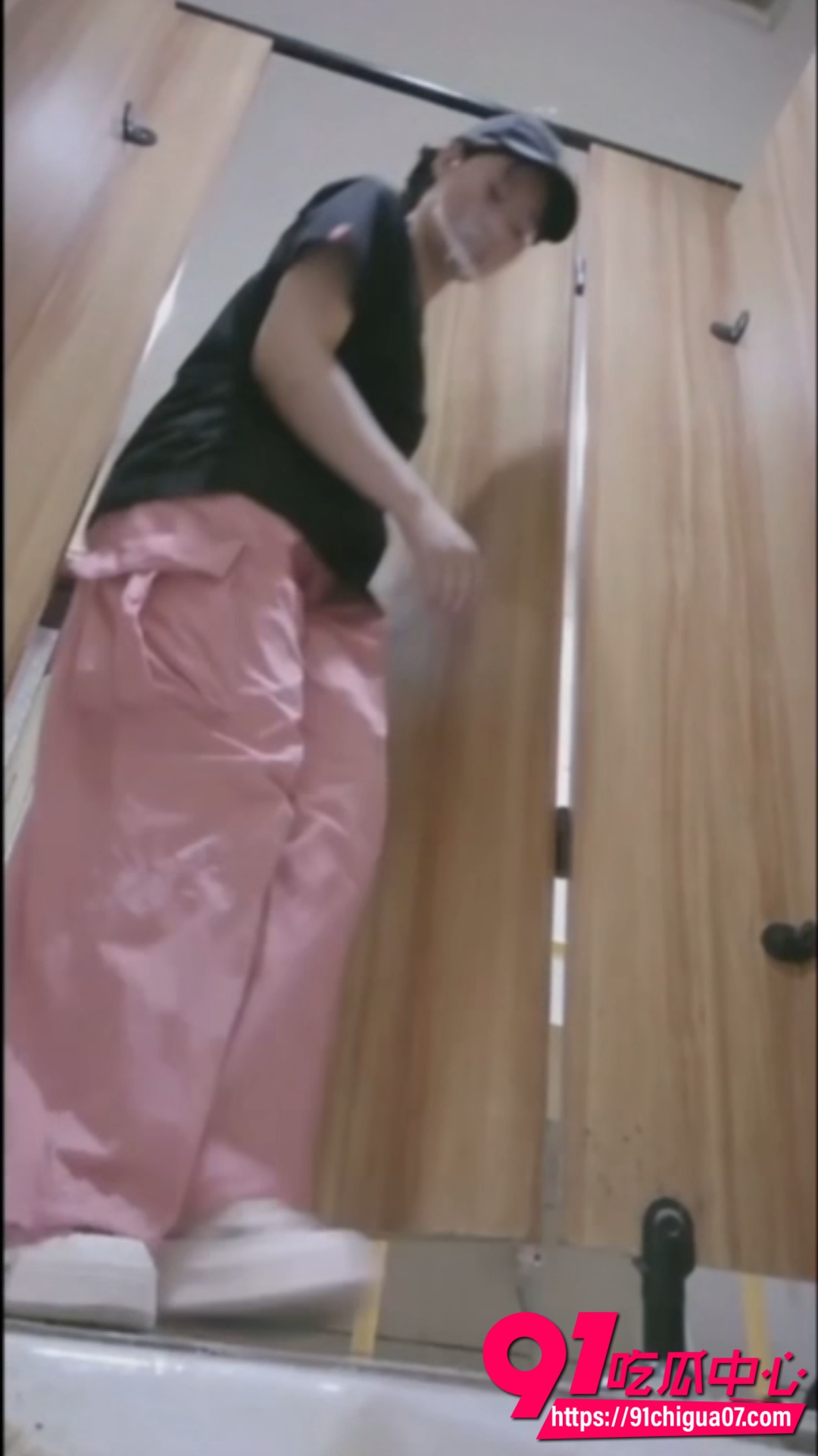 女厕所偷拍2 女厕所偷拍2