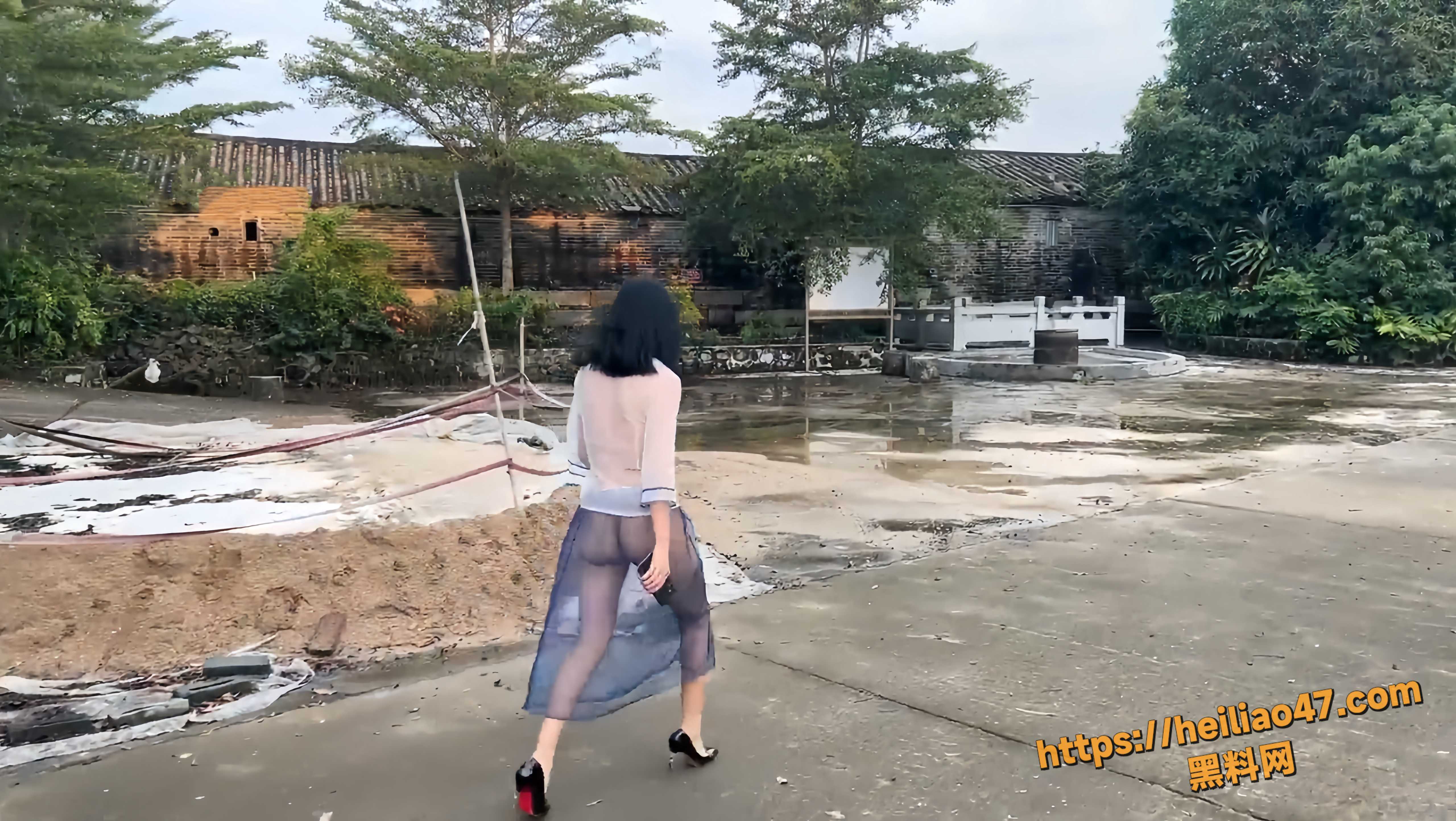 推特户外露出女神 cikaimoon 青花瓷古镇露出合集 薄纱长裙真空上阵