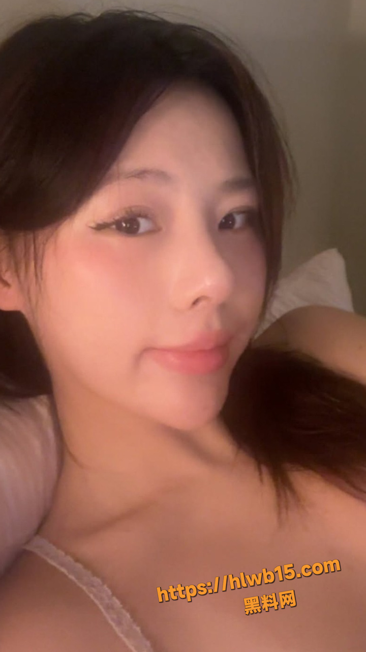 4.9万粉丝极品小网美 大尺度私密视频流出 与前男友无套激战全过程！