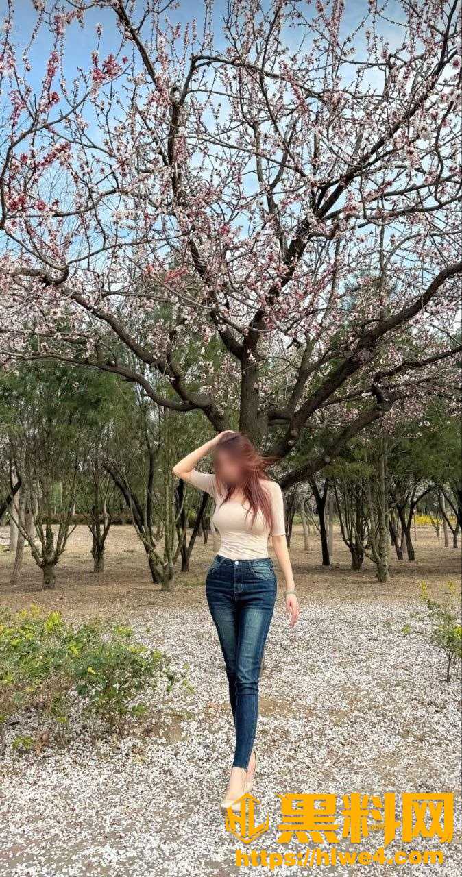 骚姐做完医美更加诱人 穿上情趣内衣展示性感身材 姐弟一世情106-110集 海角社区