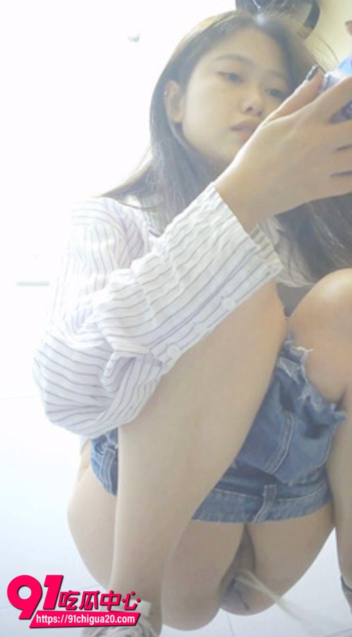 商场女厕大神偷拍视频3