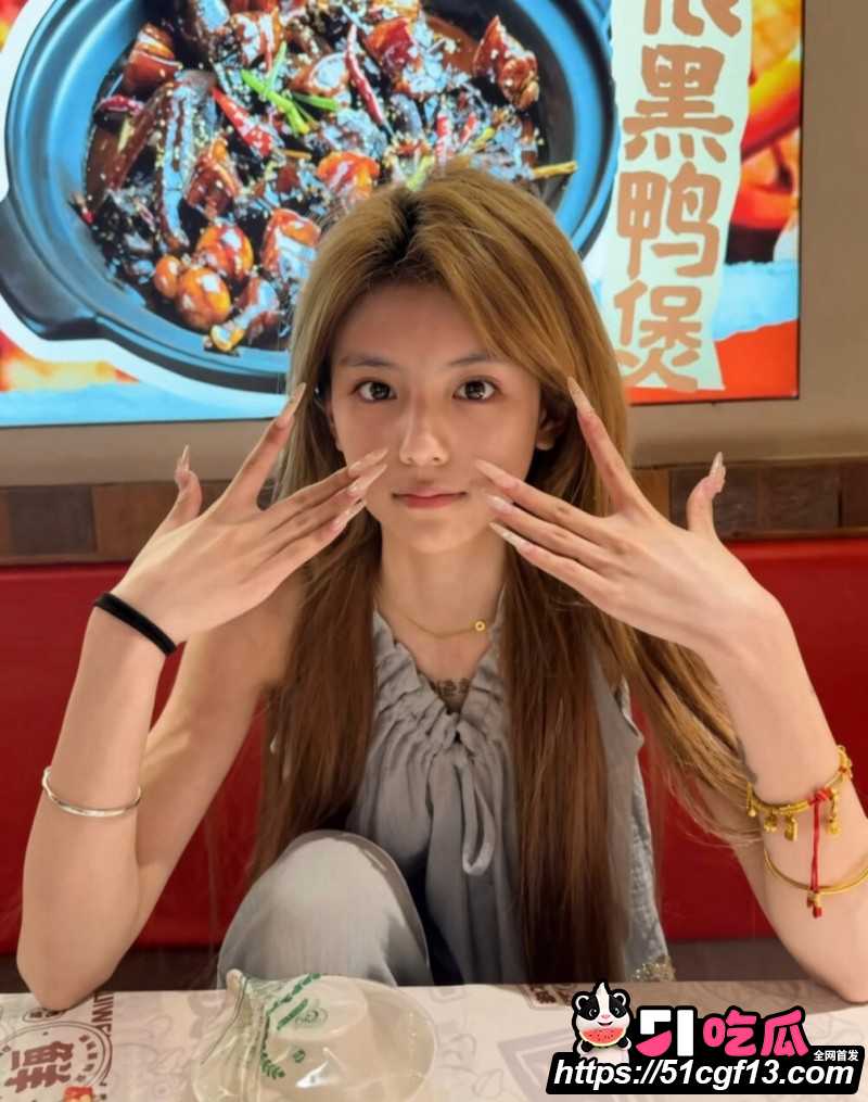 快手精神小妹木子姥姥早期打架视频03