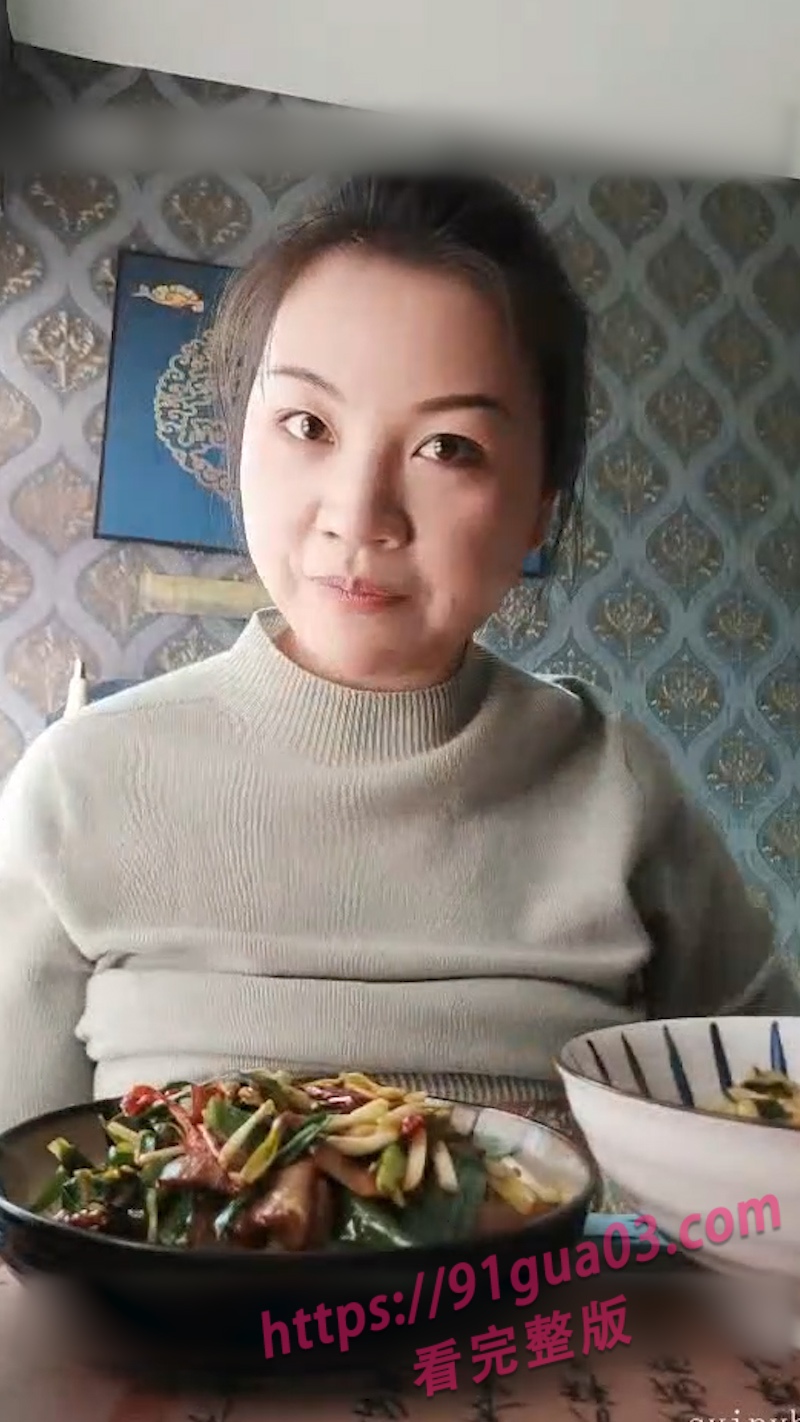 人气小奶猫演绎古风禁欲戏码 眼神太撩让人失守！