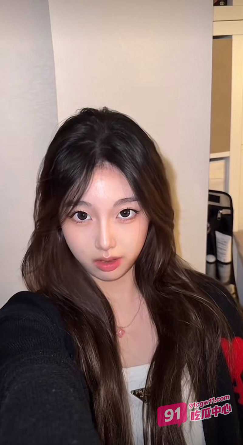 上海舞蹈生刘静雯后续～母狗本性被完全开发 黑丝白丝水晶棒重装上阵！