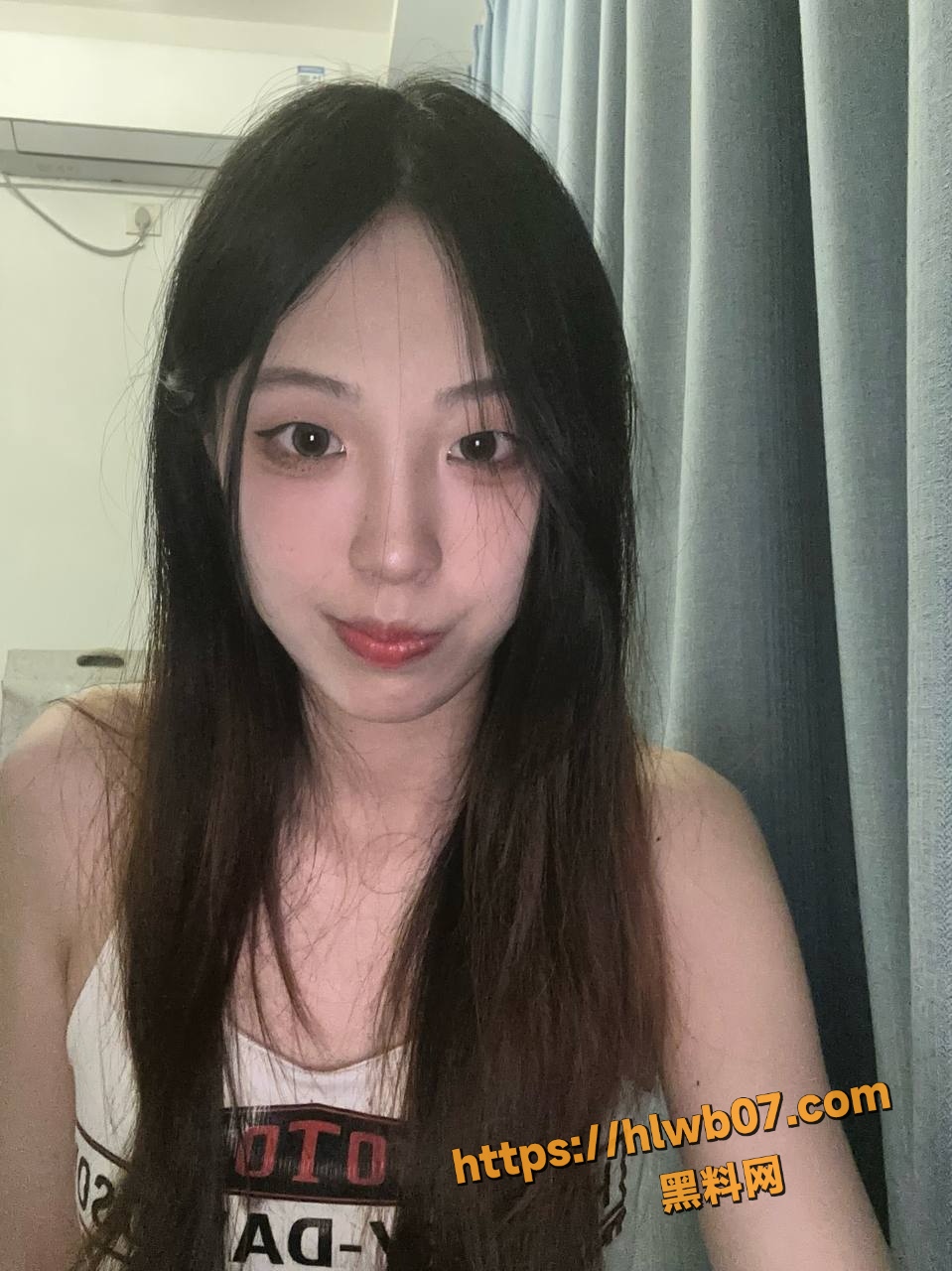 广东中山眼镜美女 张倩倩 恋爱时多次出轨约炮 被男友怒曝性爱视频 反差骚态全记录！