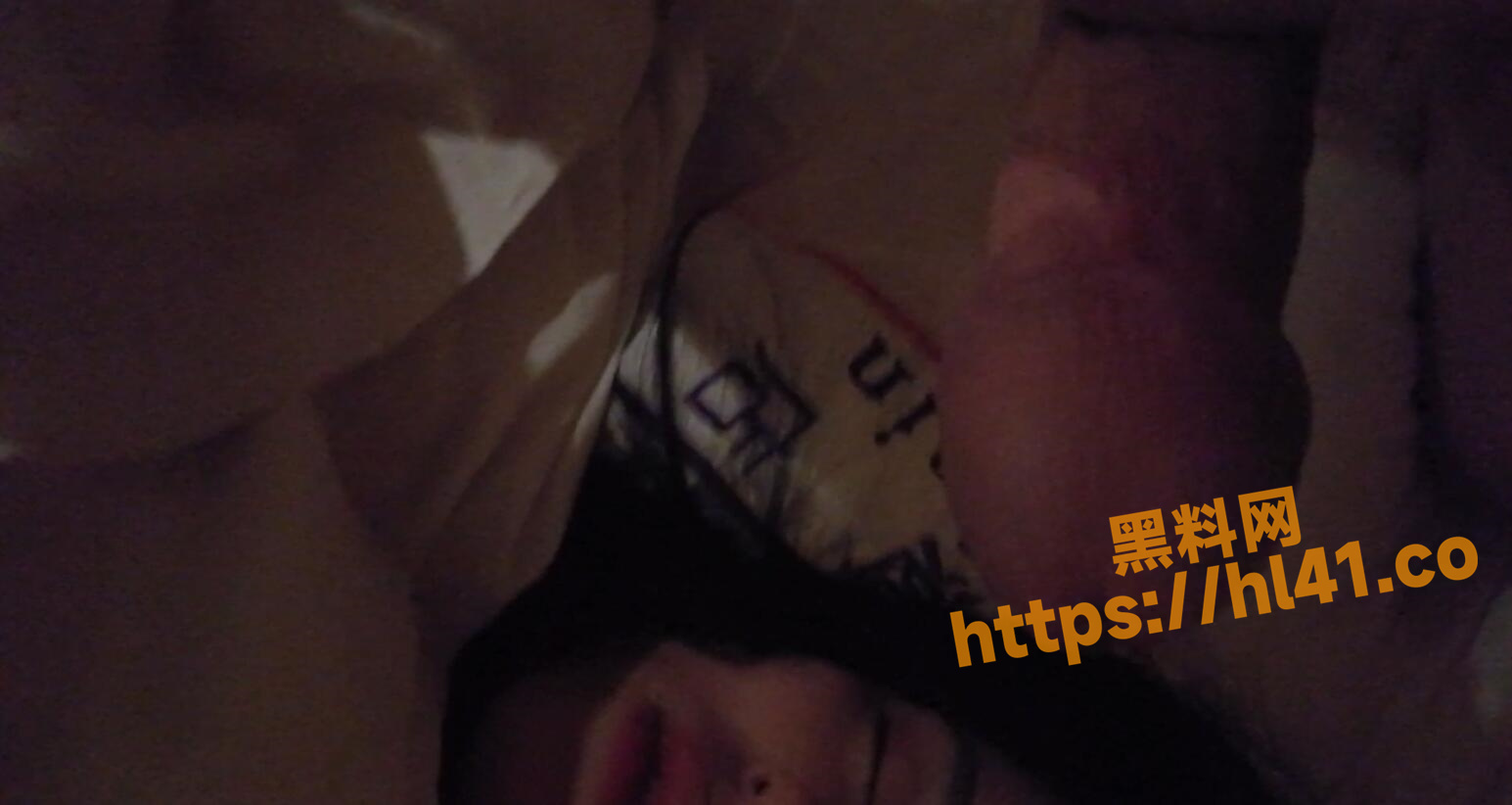 极品校花女同学 聚会的时候被同学灌醉带走迷奸 校花被弄醒了开始剧烈反抗！