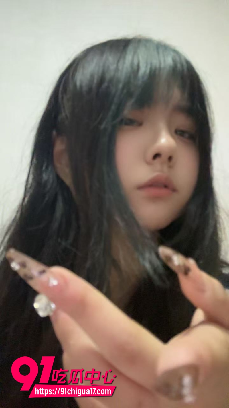 郑州母狗夏楠婷调教第二弹过年期间让她全裸取快递6 郑州母狗夏楠婷调教第二弹过年期间让她全裸取快递6