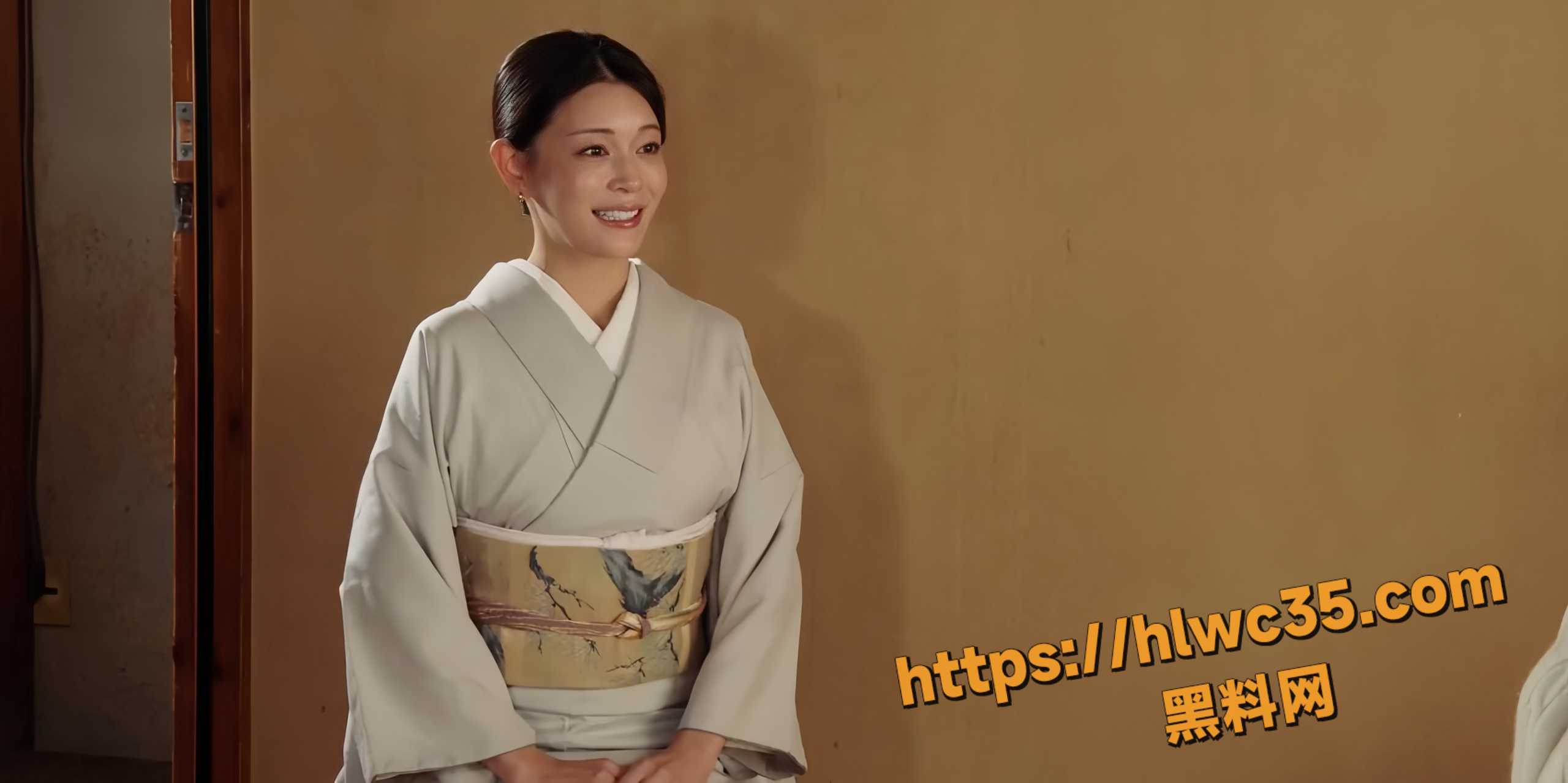 日本成人三级片 嫁入旅馆世家的女子 年轻女掌柜爱上男服务员后彻底沉沦