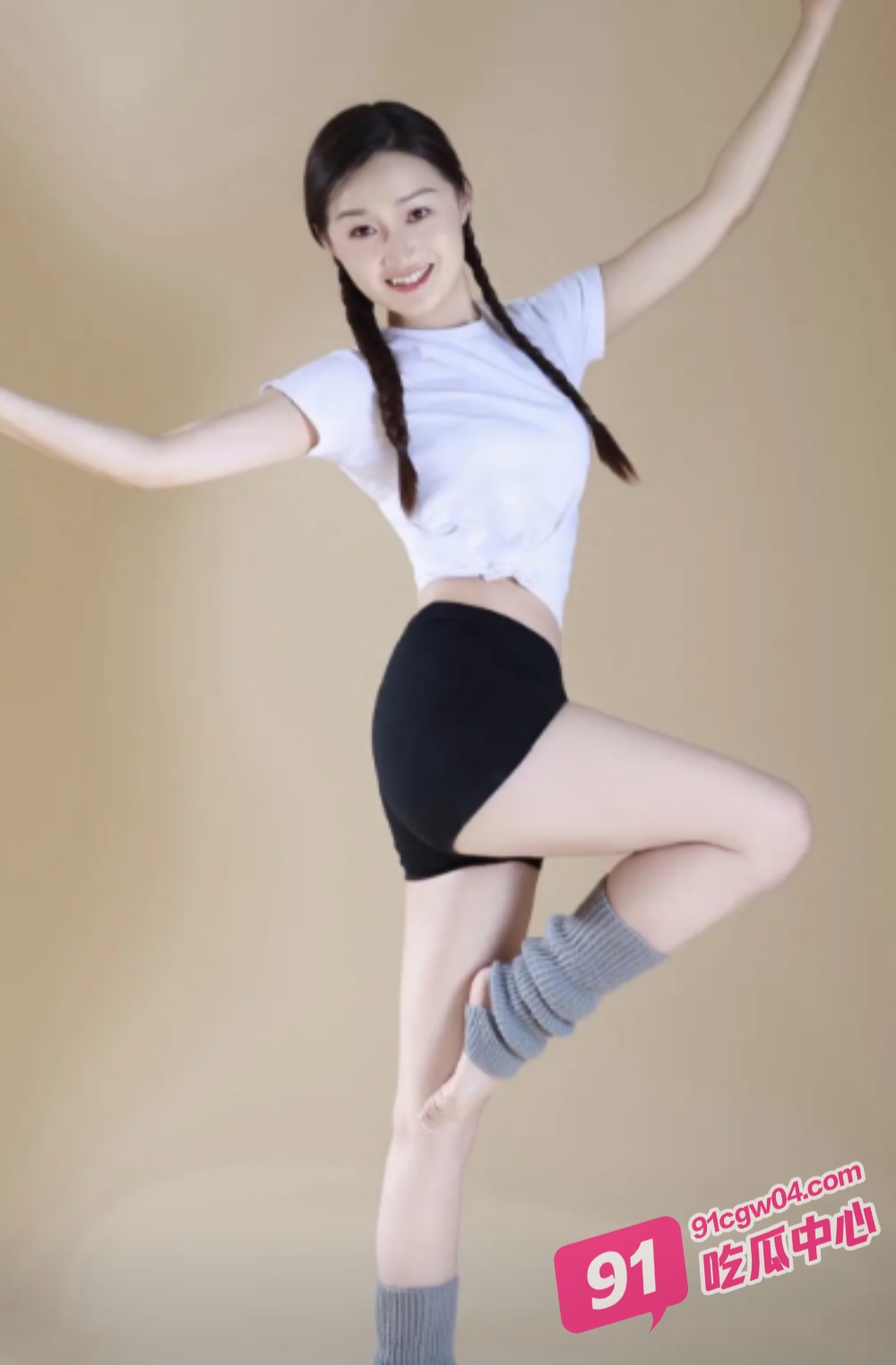 推特Vissstaaaas约操拉丁舞舞蹈老师 骑马式插穴把美女操爽了还要主动约二炮！ 配图2