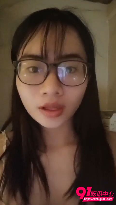 越南高颜值妹子裸贷自慰4 越南高颜值妹子裸贷自慰4