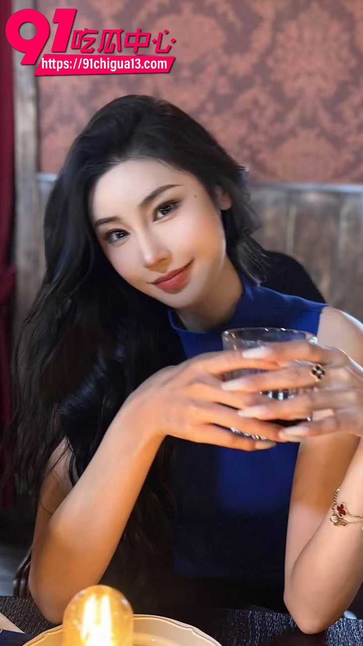 杭州贱母狗装名媛勾搭别人男友不承认1
