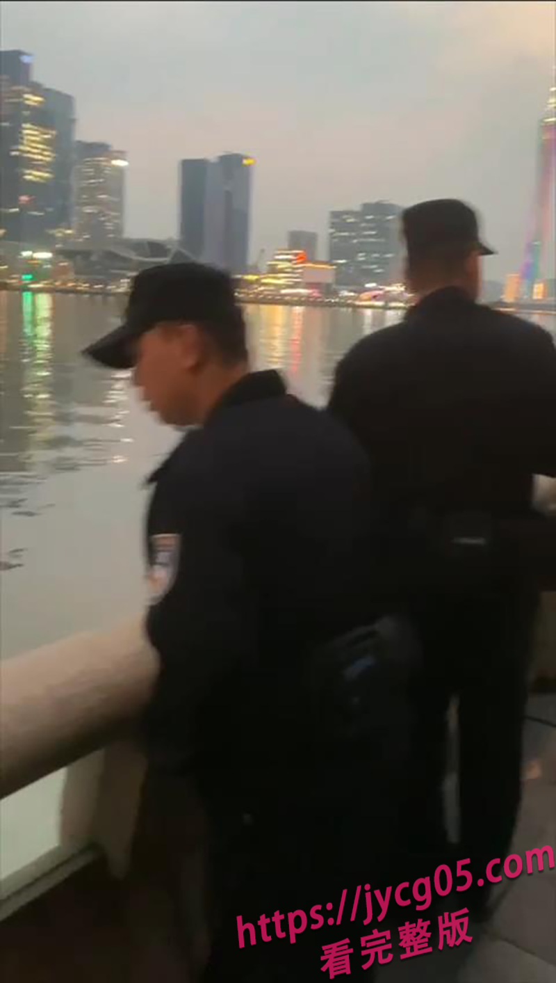 猎德大桥惊现浮尸！钓鱼佬甩竿钓出人吓坏大爷！