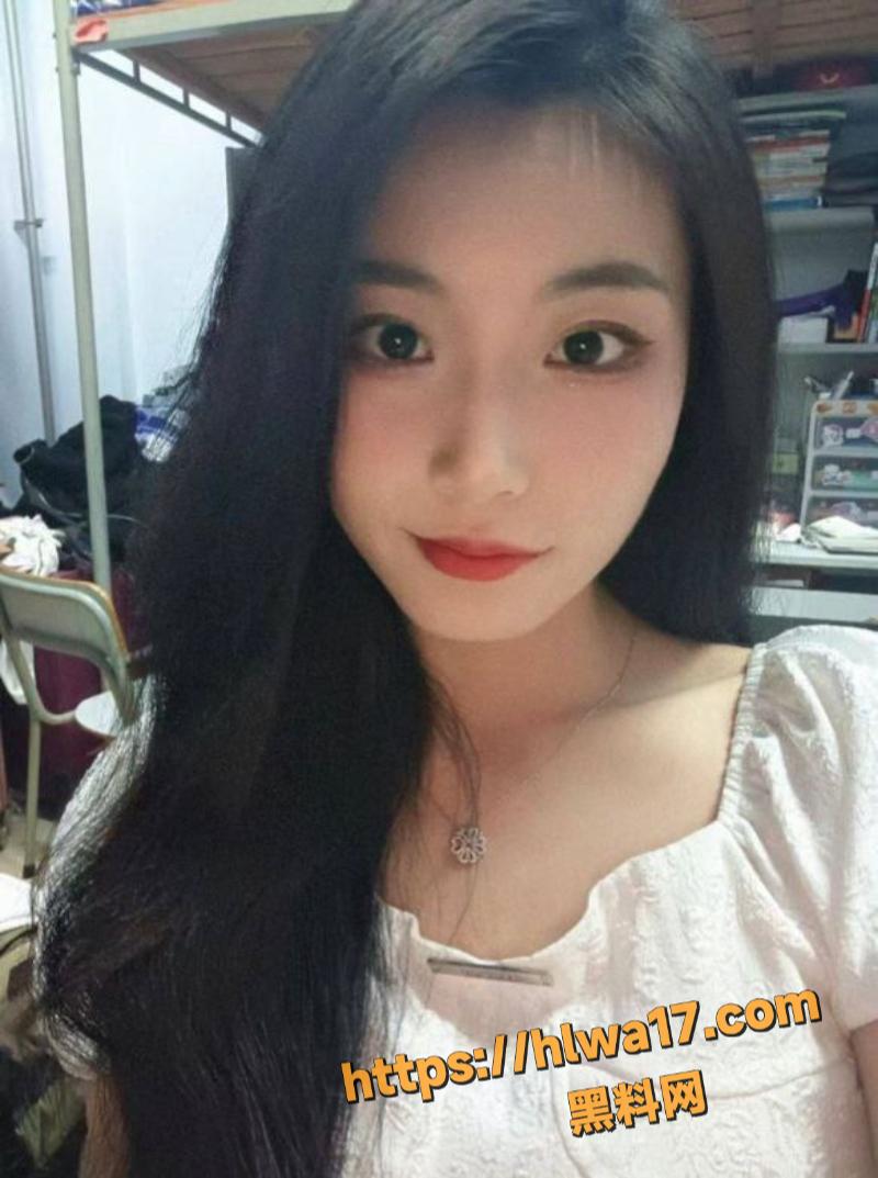 成都某学院女大学生 玩soul被学弟轻松拿下 酒店激情女上位狂扭骚浪至极！