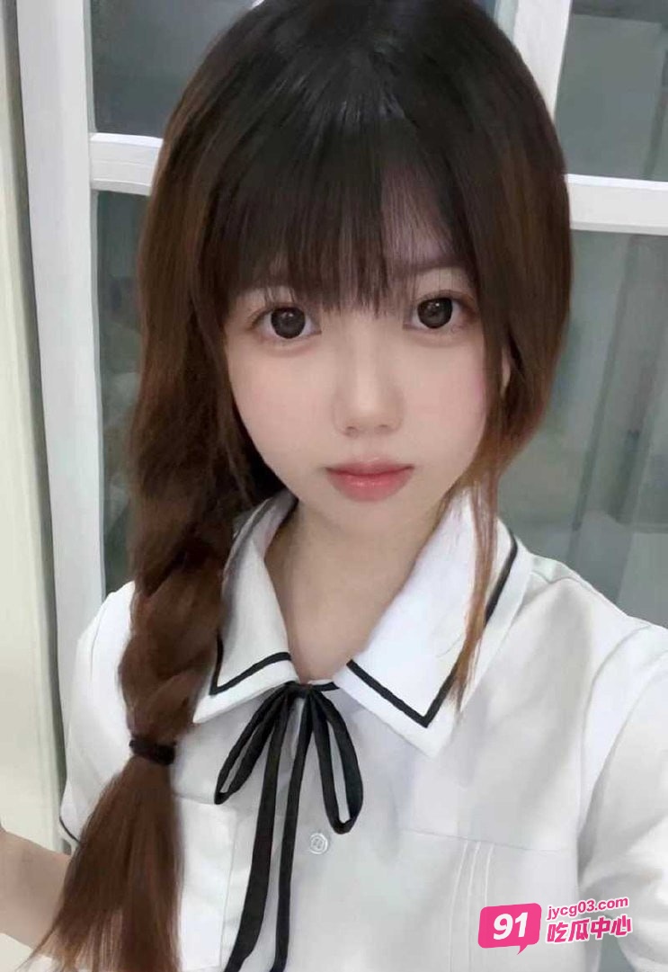 抖音萝莉小佳呆呆福利定制流出！锁骨痣+睡衣细节实锤本人！ 配图3