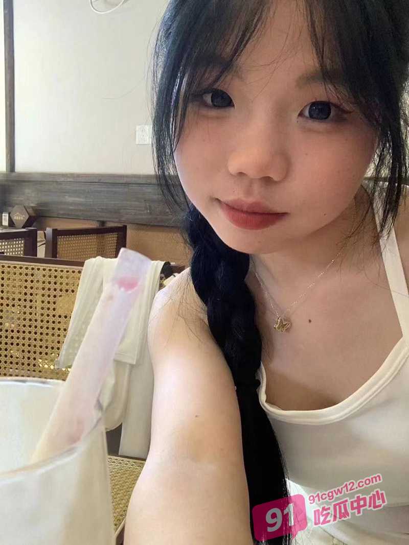 广西玉林师范大学林姝言 遭渣男大量泄密 被操到崩溃大喊“不要操了 我快被操死了” ！ 配图3