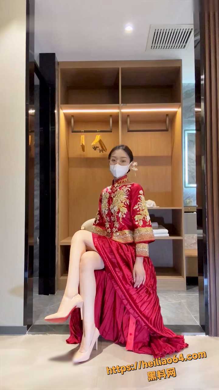 微博御姐女神 媚娘白玉花 最新福利 婚纱新娘装扮 丝袜美腿诱惑 用户求瓜