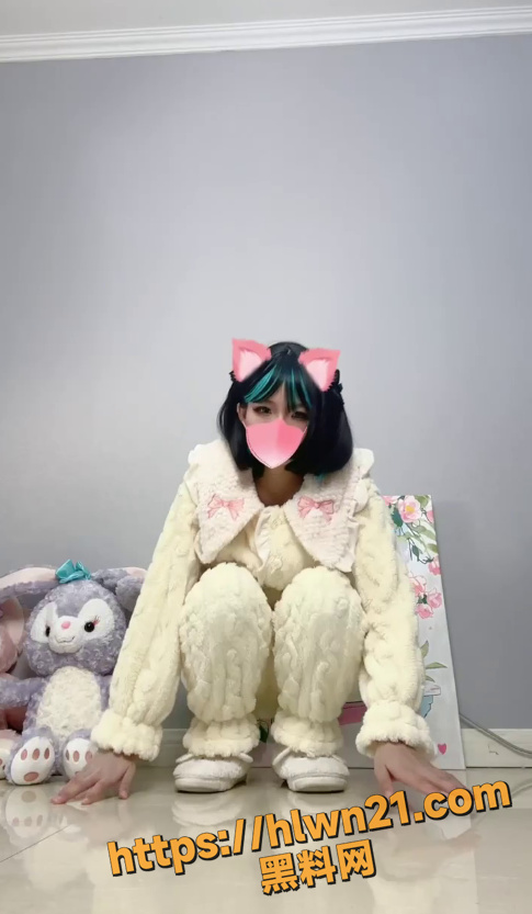 靓女无敌 组团福利 推特网红 小仙云儿 和 TMSXFH 组团带来抖音风性感裸舞 大奶绝对带动你的心脏！