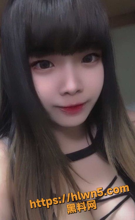 调教19岁巨乳学生妹 自拍各种发骚揉奶 变态学妹喜欢露出腋毛 网友觉得恶心曝光并拉黑！网友投稿