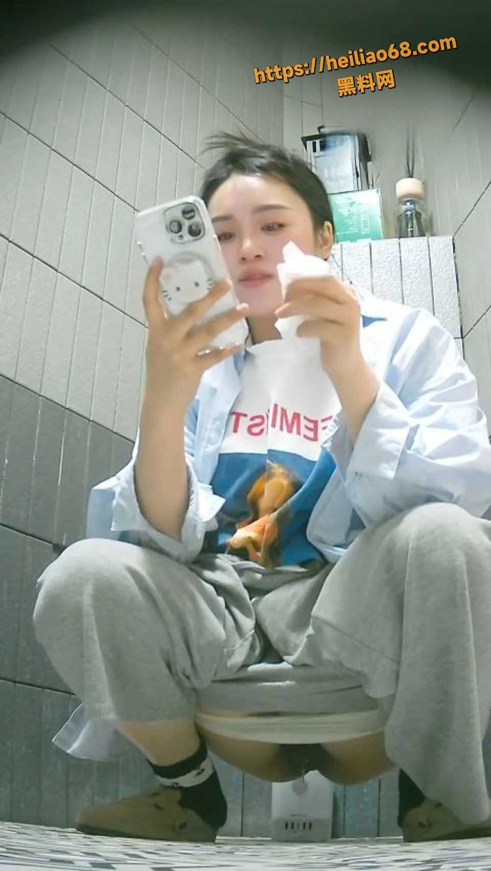 商场偷拍 隐秘双镜头高清捕捉气质美女如厕瞬间 私密花园细节全曝光