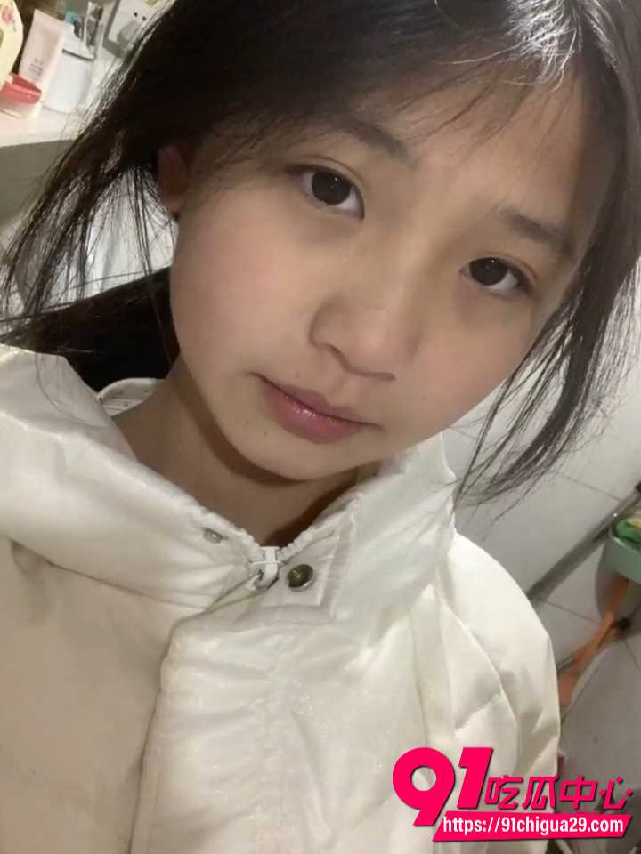 白嫩学生妹张可依和男友性爱视频流出2 白嫩学生妹张可依和男友性爱视频流出2