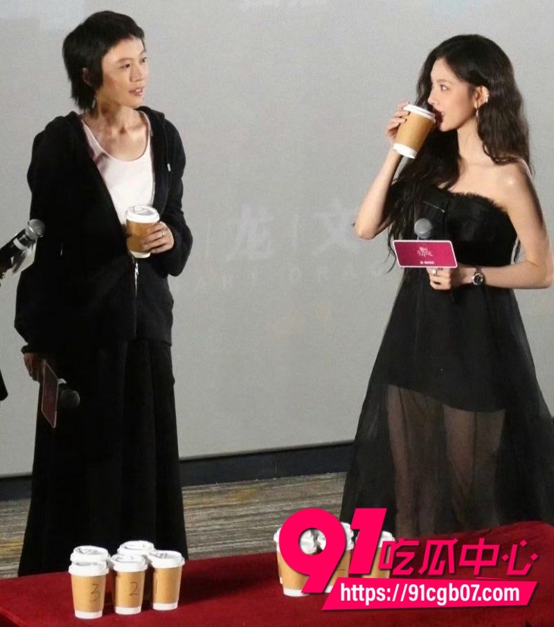 王菲女儿 窦靖童 被曝同性恋10