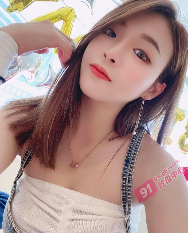 两岸一家亲～台湾校花高研 给大陆男友拍摄裸舞诱惑视频被流出