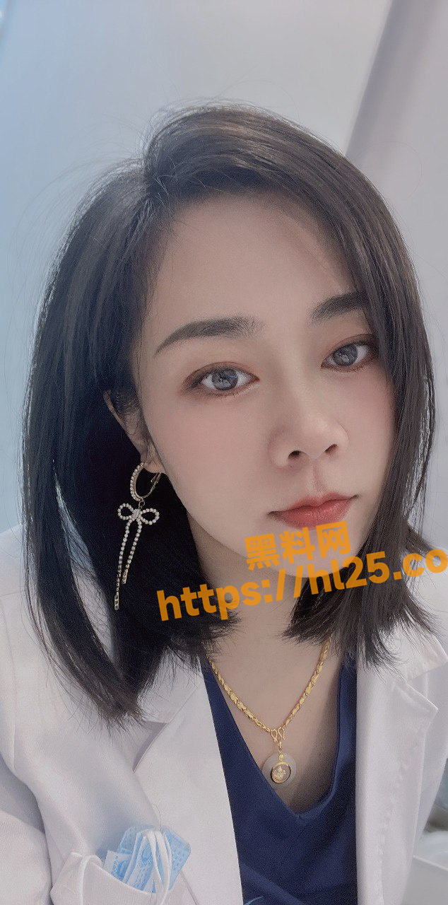 大长腿身高178的三通母狗 被弯JB疯狂输出 幻想在大街上被强奸 视频流出