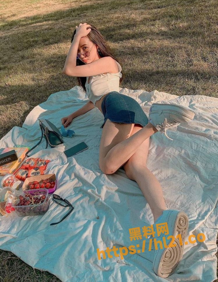 北京某留学生放假期间背着男友回国，被91的不知名大神开发后投稿～原码档破解妹子的完美身材即被流出！