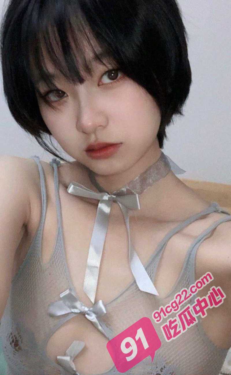 中南财经政法大学周芸芸 把第一次交给男友 竟被其炫耀性爱视频！ 配图2