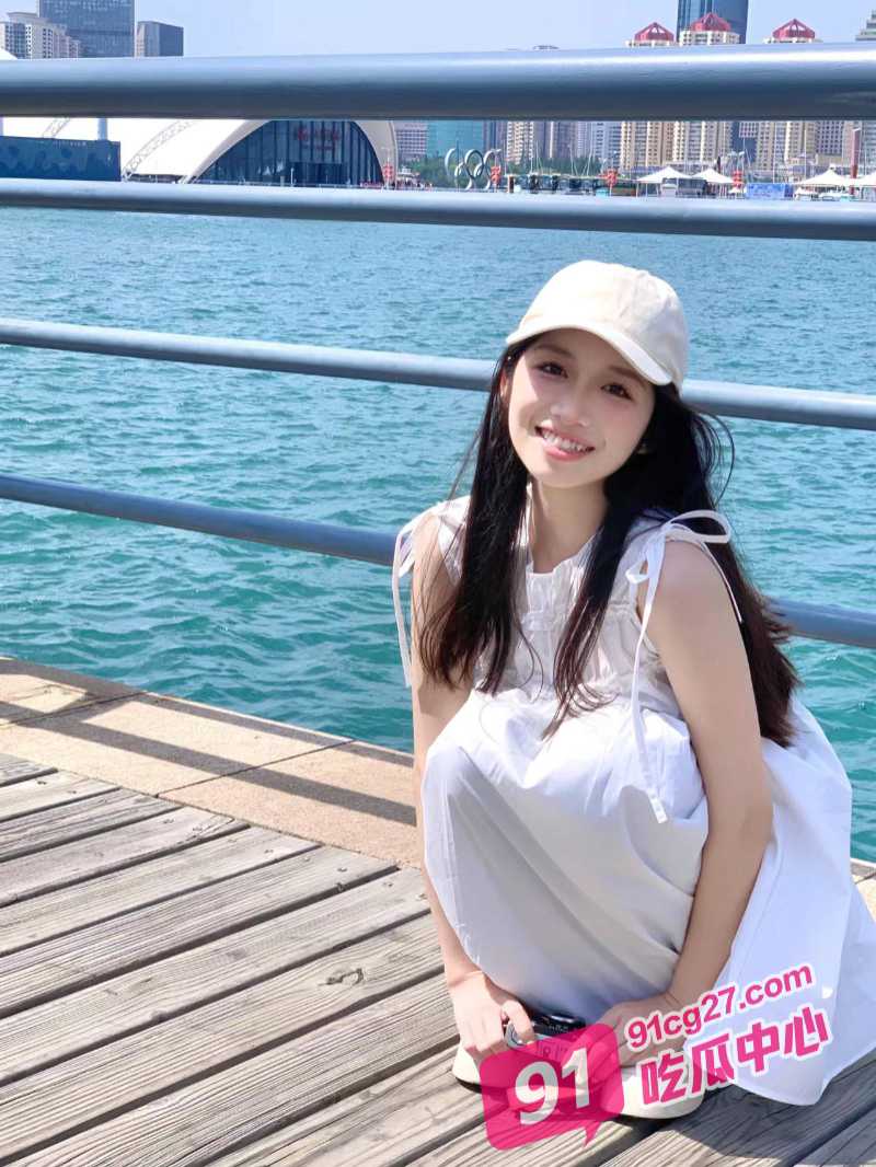 南京第四高中高三学生周依然 被男同学诱拐回家口交 羞涩处女初尝禁果！ 配图3