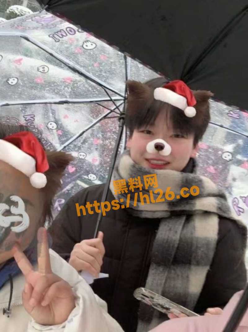 天津城建大学大一新生 刘紫彤 神级反差让人看的热血沸腾！性爱自慰合集全遭流露！