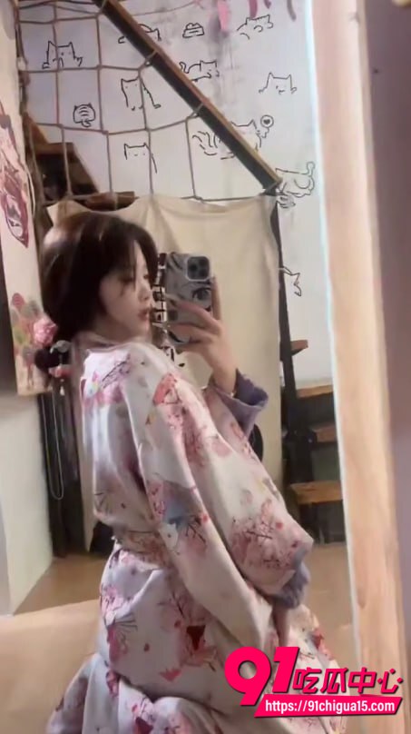 三人定制裸舞视频合集1