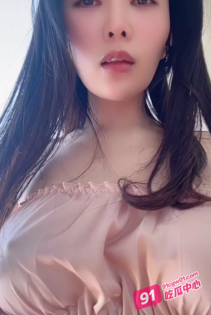 顶级清纯反差婊Rikak超多自慰视频流出 发骚女神封神榜里又增一员大将！ 配图5