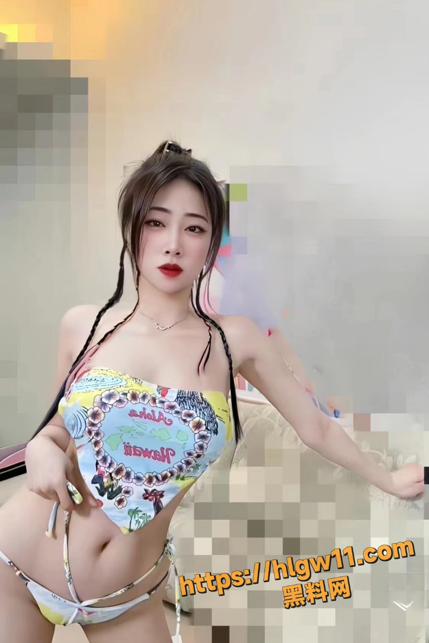NTR绿帽大神 小猫炼狱 分享极品肥臀女友 大奶长腿身材诱人 开档皮裤被单男疯狂后入！