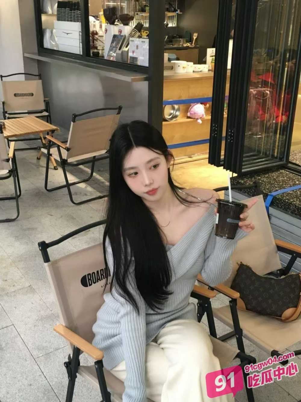 杭州艺术专科学校舞蹈生杨艺 主动求欢和学长多人运动 前后夹击双管齐下！ 配图3