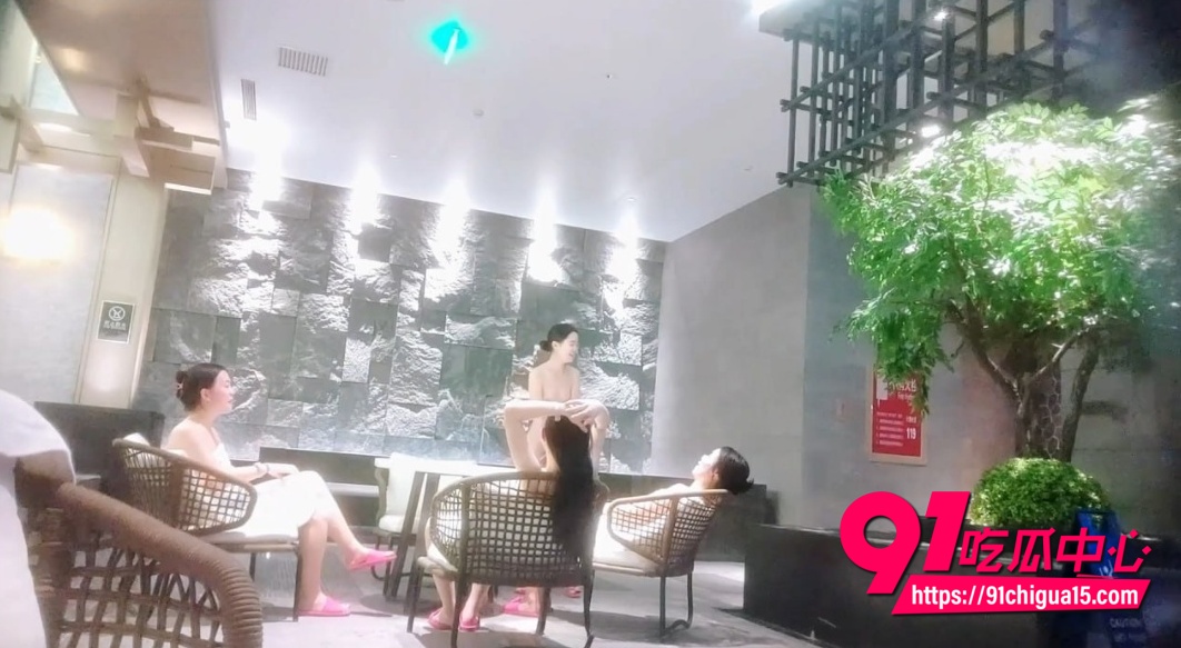 大神女澡堂偷拍视频2