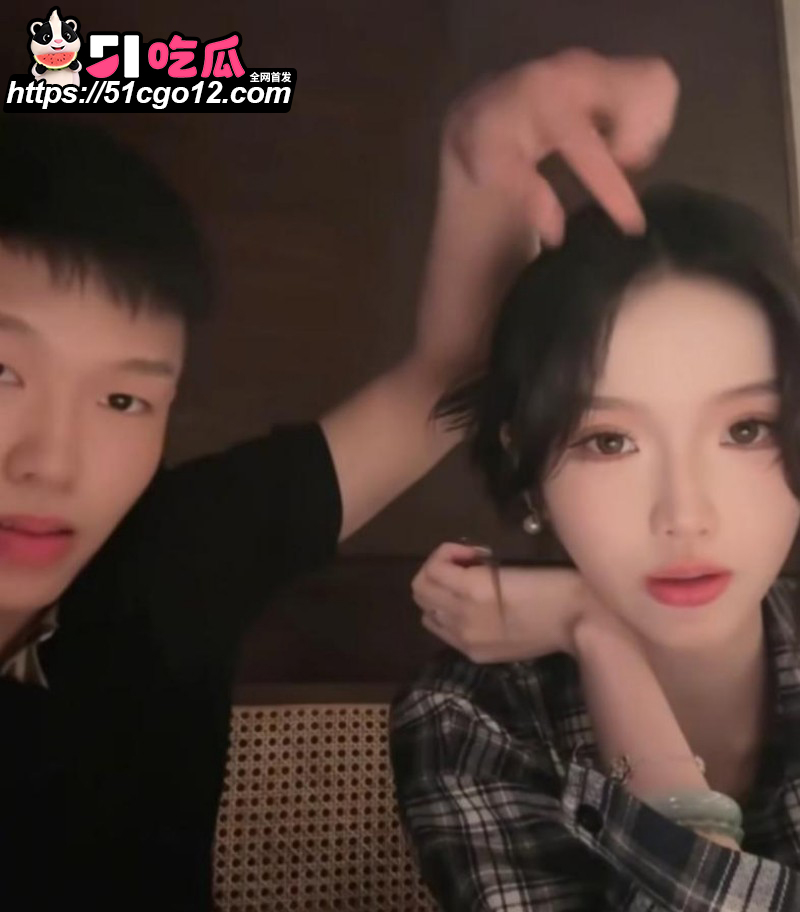 抖音网红巴旦木公主与卢本伟闪婚翻车021