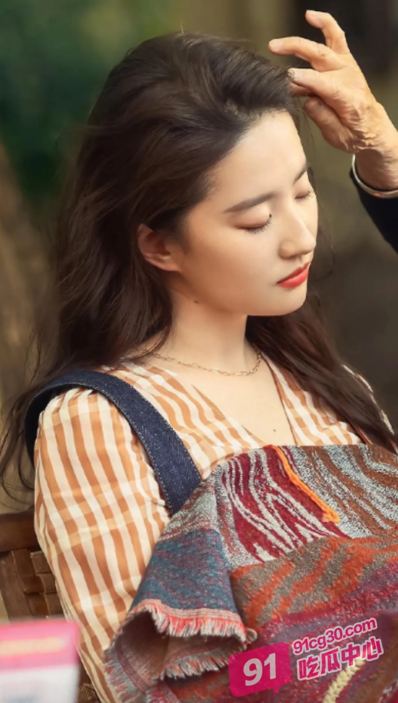 Av版倩女幽魂 看刘亦菲版女鬼聂小倩守护“创世之柱”大肉棒的爱情故事！ 配图2