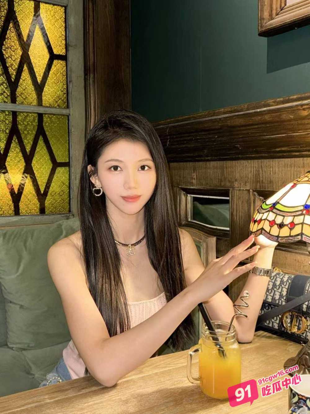 山西妹子方琼洁车上跟男友亲密 车内欲望高潮难以遏制！ 配图2