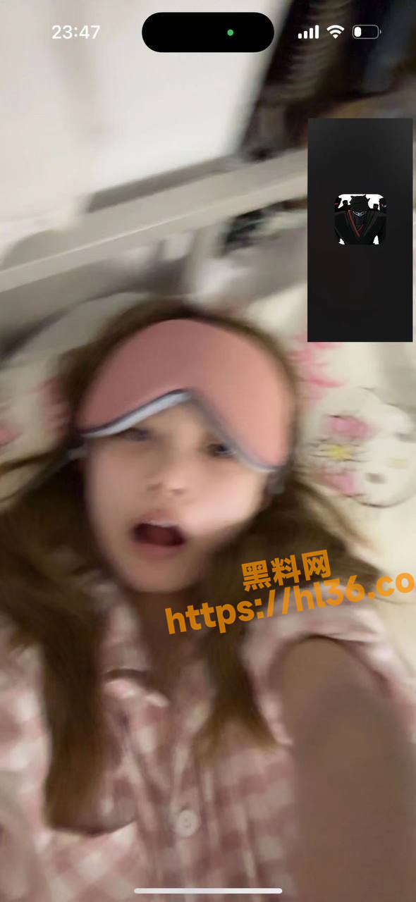 河北信工职业技术学院 李露 趁舍友出去玩与男友偷偷在女生宿舍偷情！