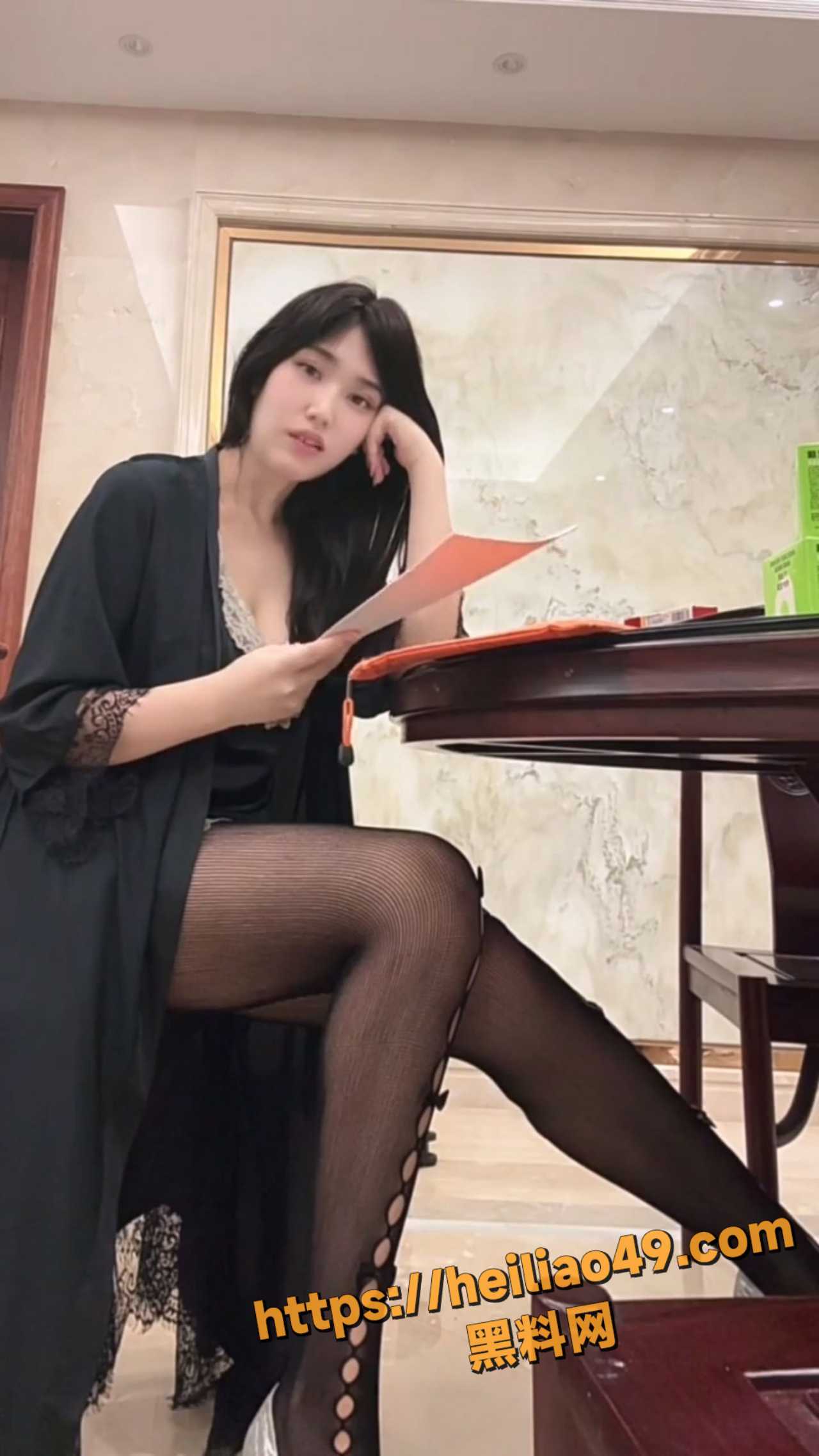 ASMR助眠诱惑 小羽 辅导英语 巨乳呼之欲出展示长腿！