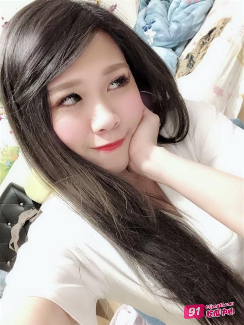 青岛高颜值少妇陈春兰 因借钱无法偿还 卖自己私密视频 配图