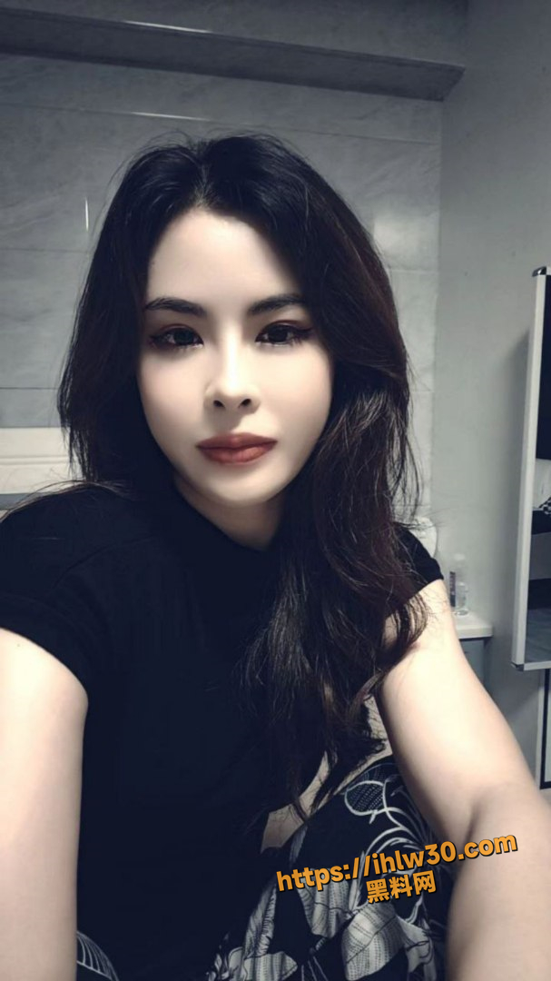 晋江万达金牌技师 晓晓 莞式一条龙服务高级会所 还摆出各种造型任由客户拍照 莞式服务你都了解多少？