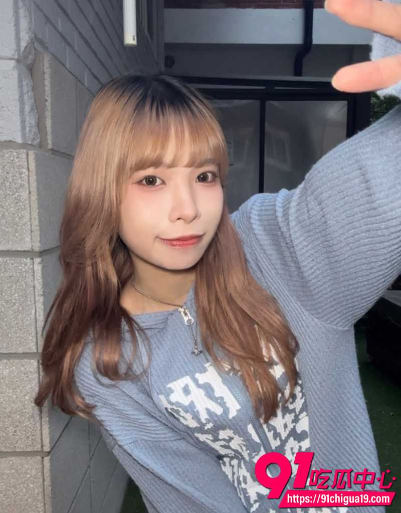 金发大学生蕾蕾 6