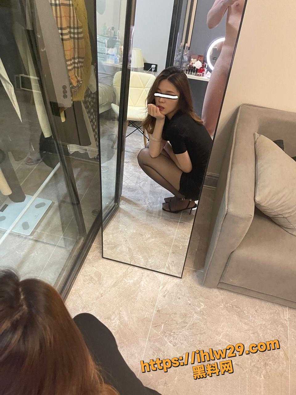 极品大长腿空姐兼职模特和金主爸爸淫乱的私生活自拍 空姐制服白丝诱惑调教佳片