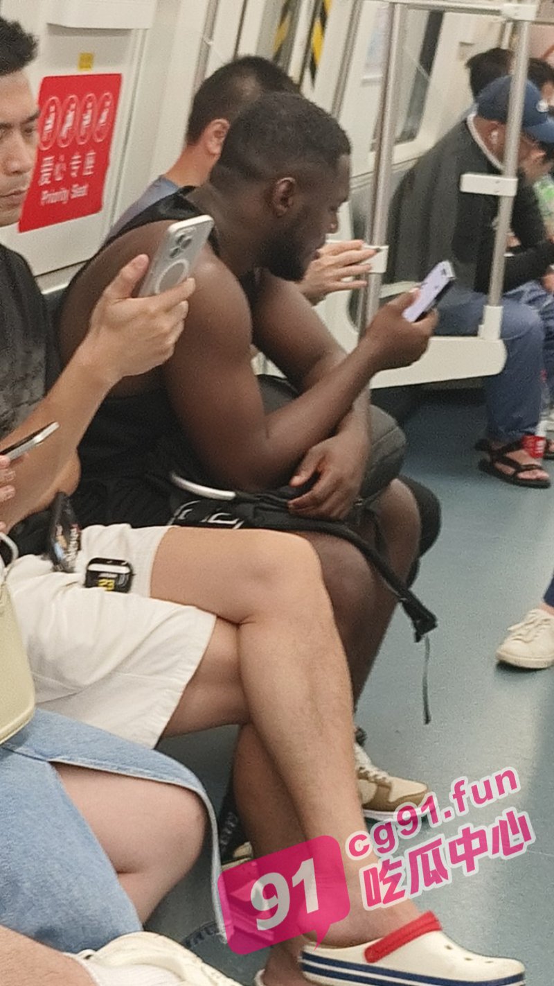 广东佛山老仙女 何洁霞 甘为黑哥泄欲聊天记录 不堪入目彻底曝光