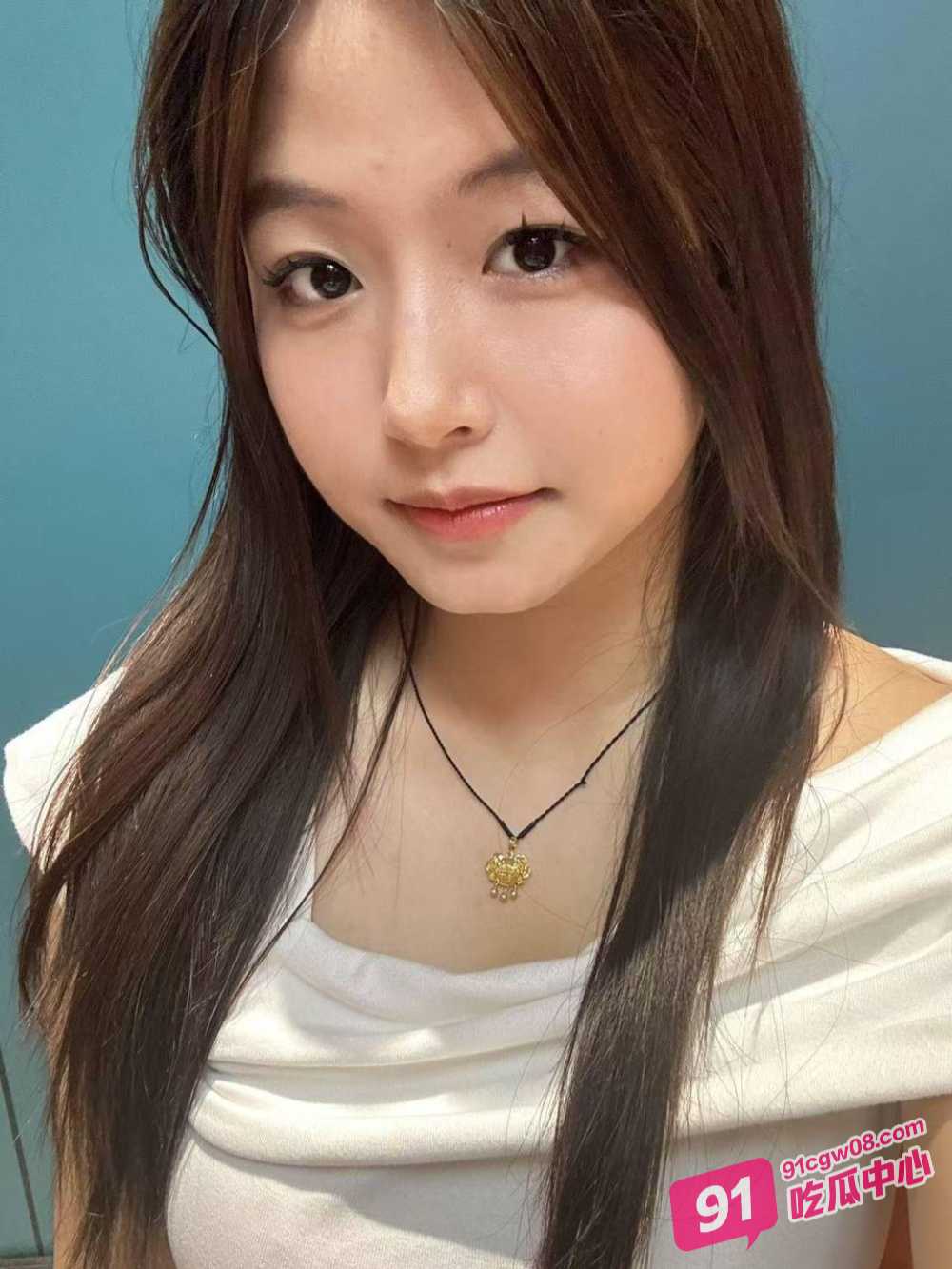 探花大神约啪极品嫩妹 性感死库水纯欲小白袜 被大神各种姿势爆操！ 配图2