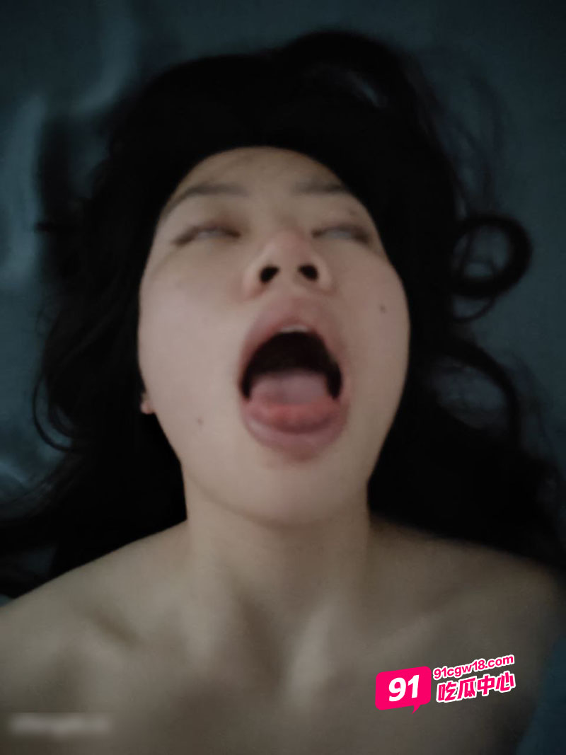 成都艺术职业学院王雨琦 与男友酒店激情性爱自拍 娇媚浪叫求饶 配图5
