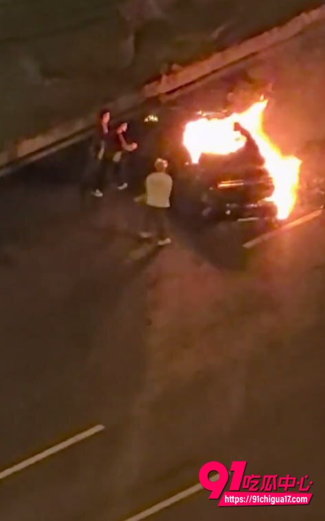 成都天府大道车祸现场视频5